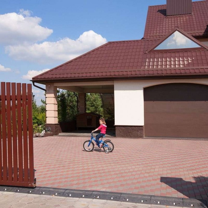 Гаражные секционные ворота ALUTECH Trend 2750×2500 мм 1230 Гаражные секционные ворота ALUTECH Trend 2750×2500 мм 1230